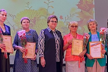 Депутаты поздравили учителей